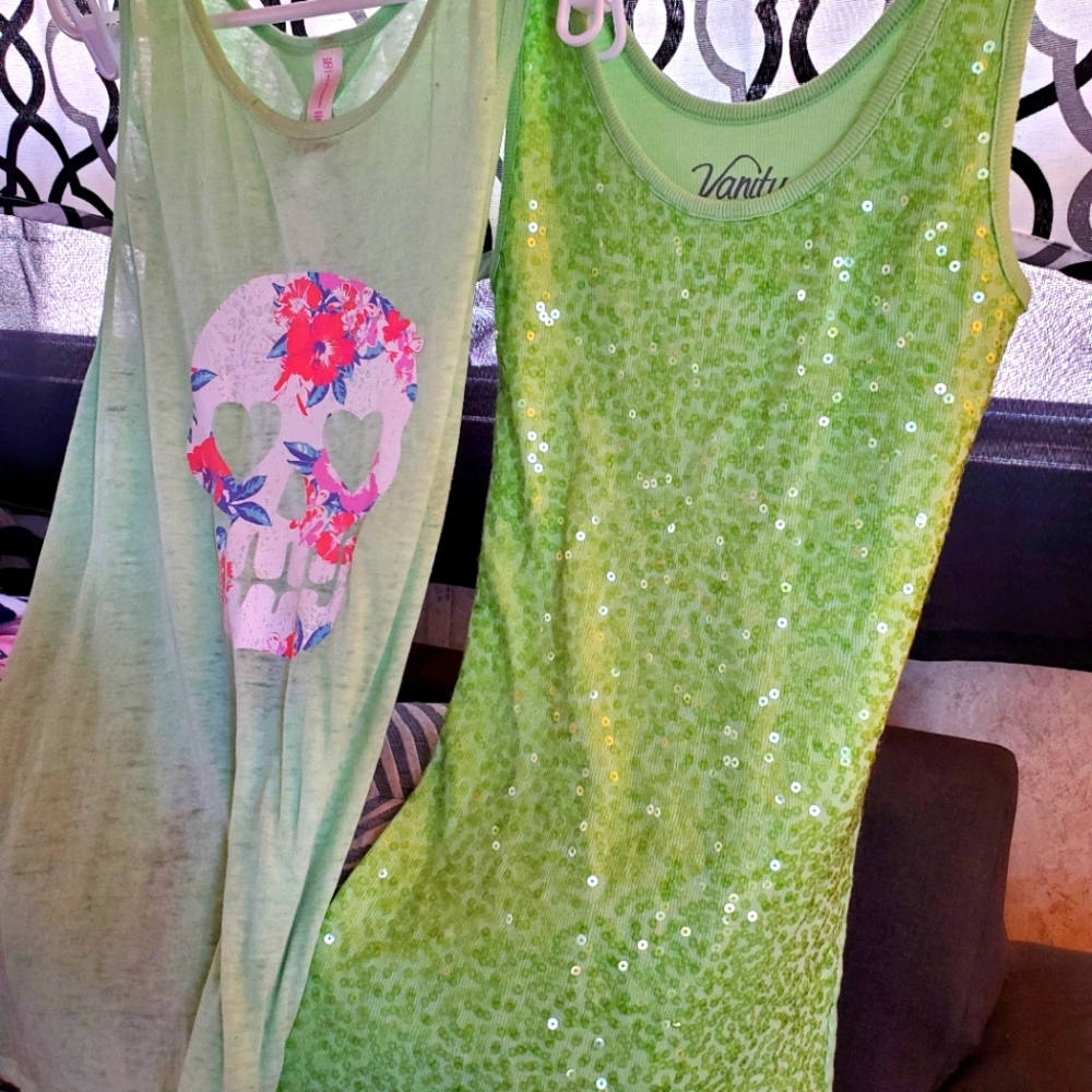Sequins and Skulls lrg. Like new.